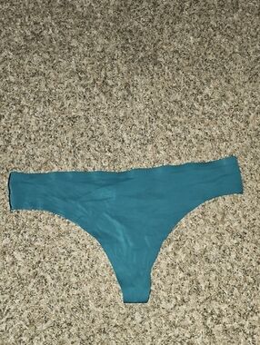 Lululemon Mid Rise Thong Invisiwear Underwear! Medium, Storm Teal